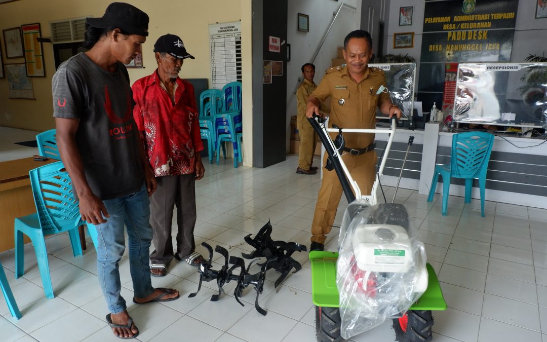 Penyerahan Tracktor & Cultivator Kepada Kelompok Tani