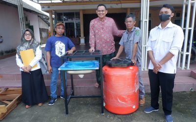 Pembagian Tandon Air, Westafel dan Desinfektan ke Tempat Ibadah