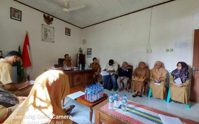 Monitoring dan Evaluasi RKPDES oleh tim Kecamatan Tenggarong Seberang di Desa Manunggal Jaya