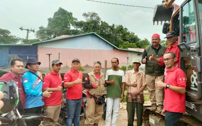 Penyerahan Alsintan Excavator Mini